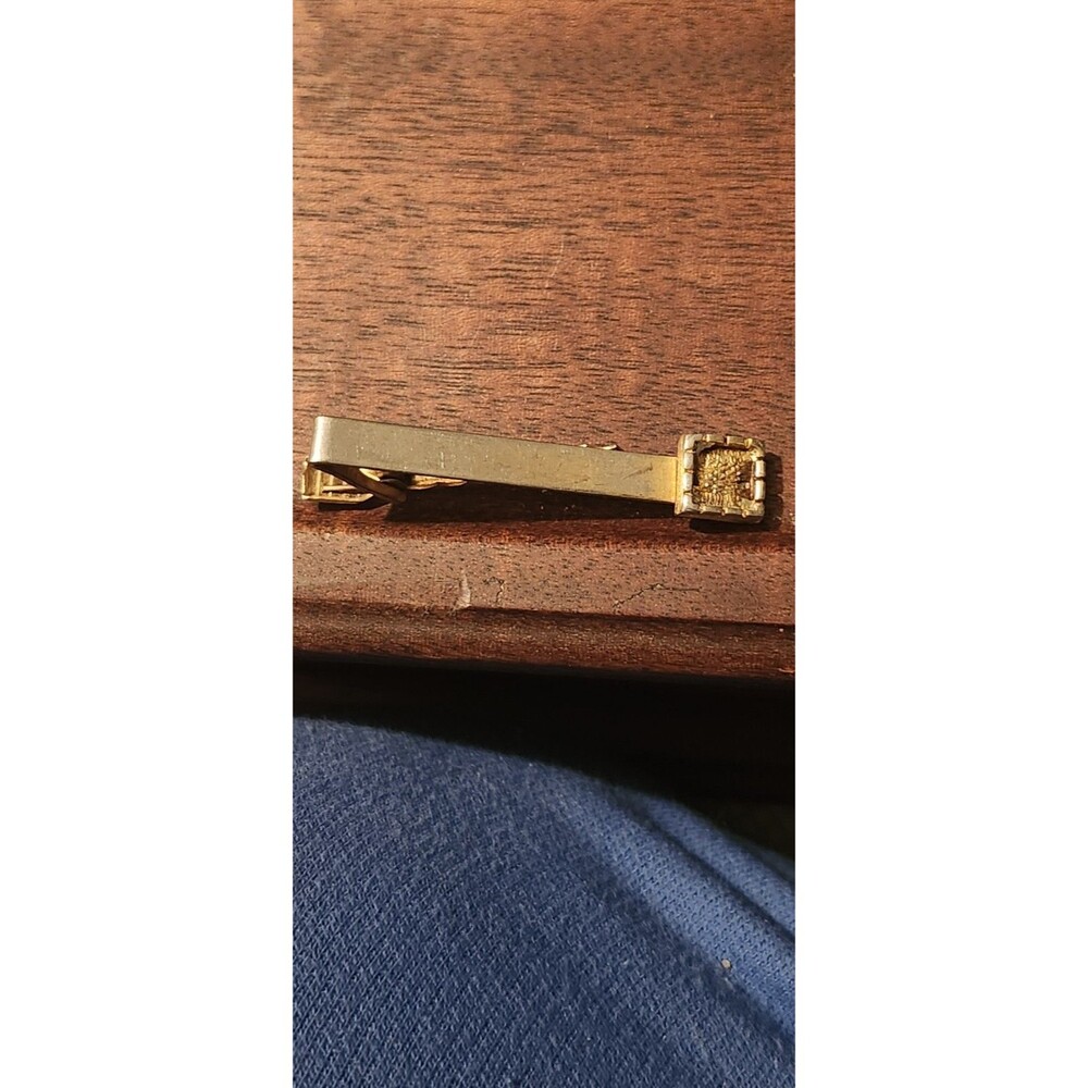 Vintage Gold Tone Etched Tie Clip Raised Rectangle End Retro Men’s Accessory